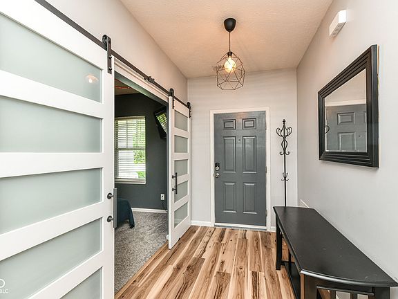 5th image of 15378 Royal Grove Ct