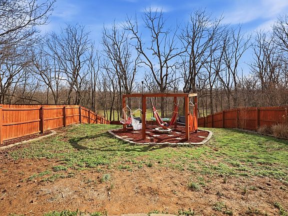 4th image of 129 Meadow View Way