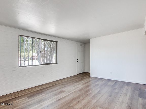 4th image of 3550 E 32nd St