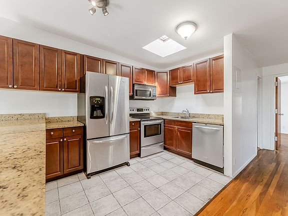4th image of 5-47 51st Ave #4