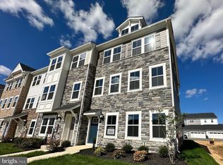 10689 Millport St, White Plains, MD 20695