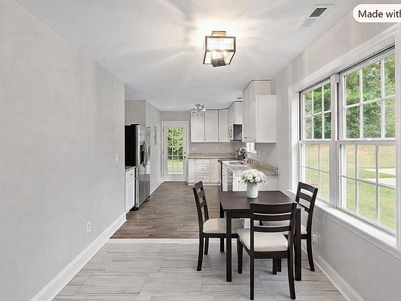 4th image of 210 Highgate Cir