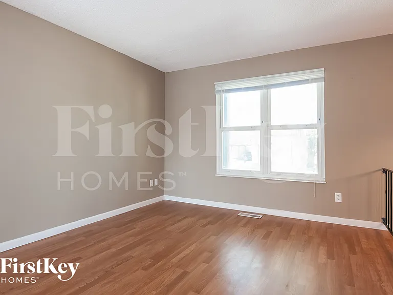 9553 Winkler Dr — Photo 12