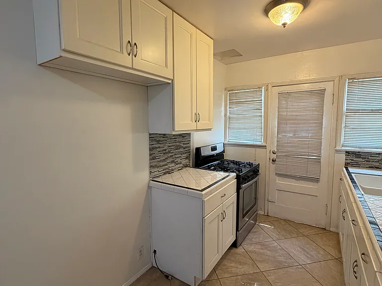 314 N Saint Andrews Pl #3 — Photo 16