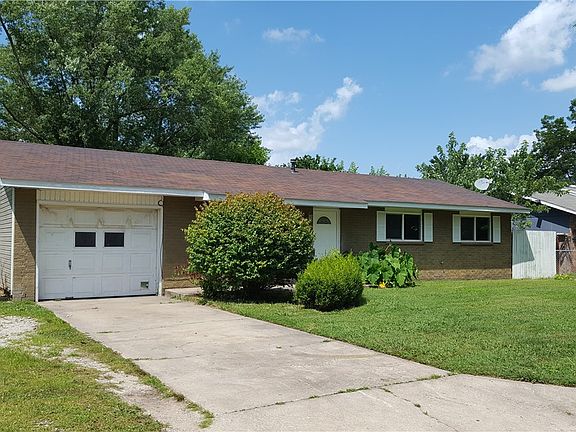 2nd image of 1315 Acorn Dr