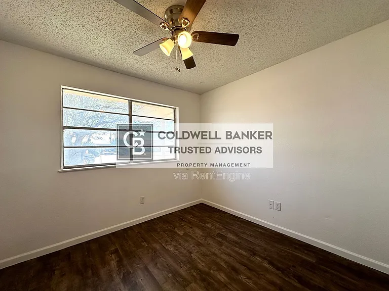 4506 Itasca St — Photo 5