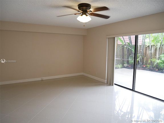 3rd image of 754 NW 99th Cir #754