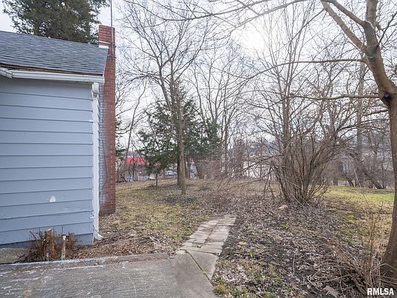 4th image of 108 Amsler St