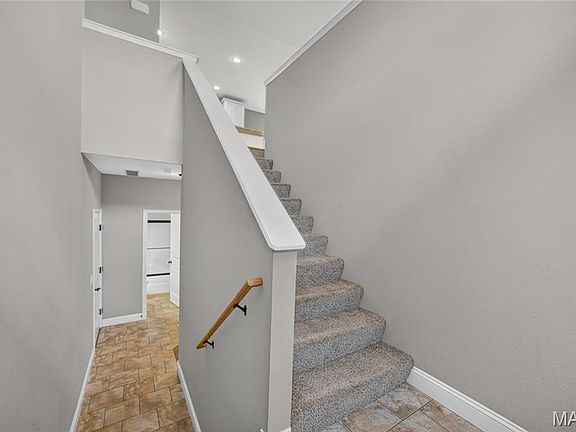 5th image of 16654 Holy Cross St