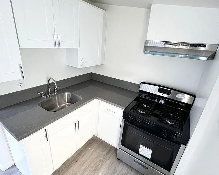 5636 Auckland Ave — Photo 2