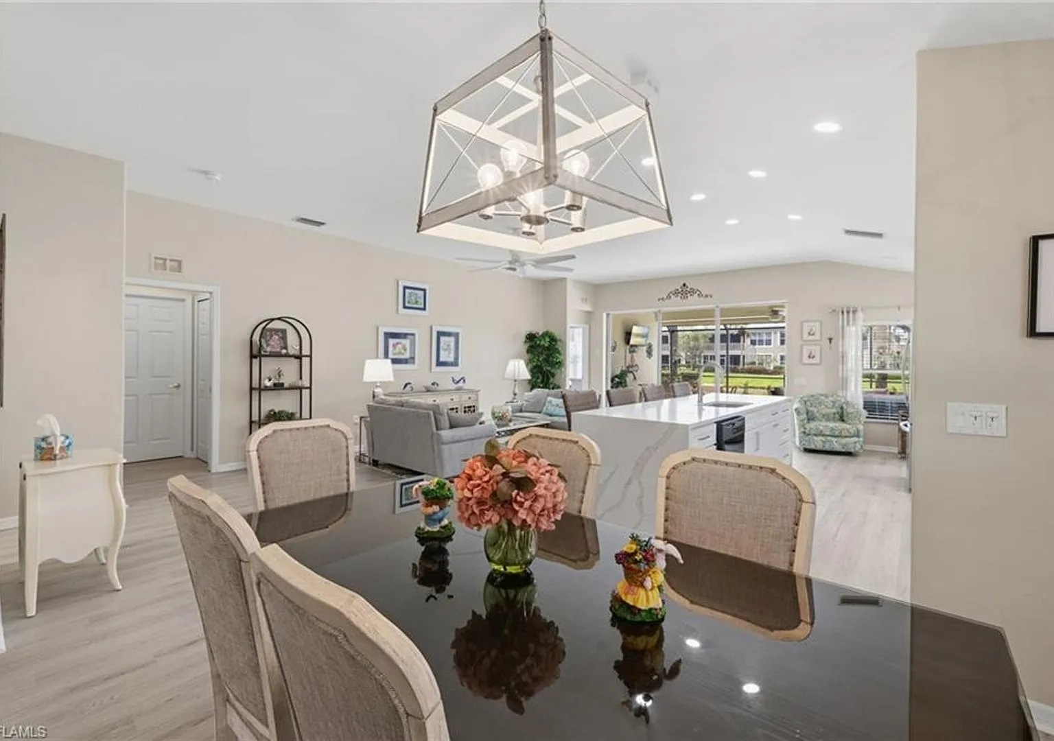 Rarely available Pool villa in Colonial Country Club! — Photo 3