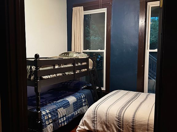 4th image of 1403 E Breckinridge St #1