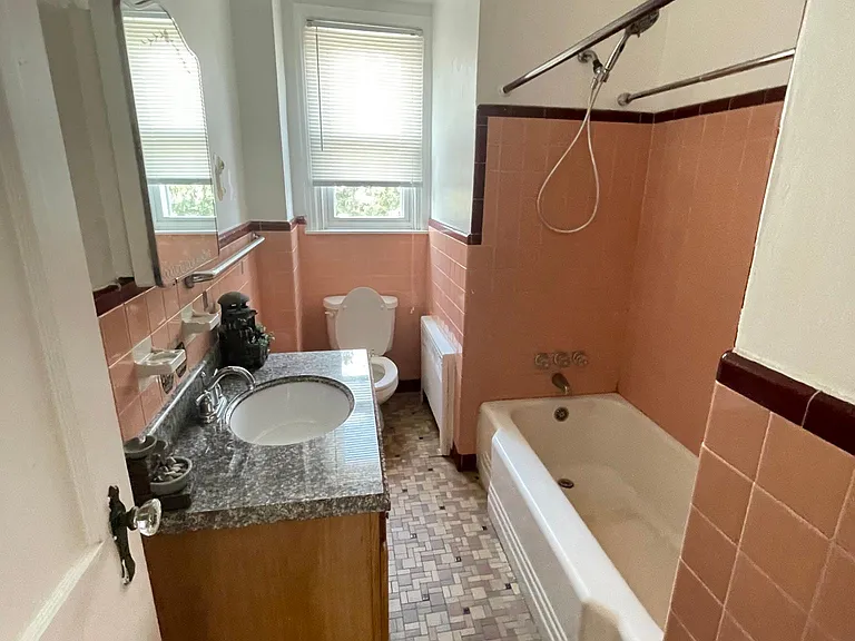 2710 Unruh Ave #2 — Photo 6