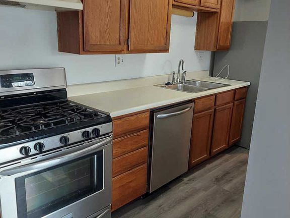 2nd image of 153 Kenwood Dr