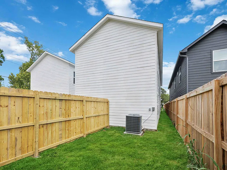 7502 Laura C D Koppe Rd — Photo 9