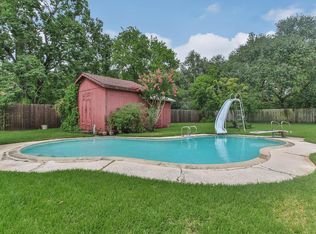 704 Western Ave, Angleton, TX 77515