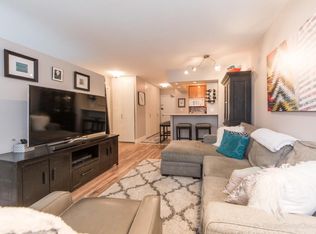 1360 N Sandburg Ter APT 904C, Chicago, IL 60610