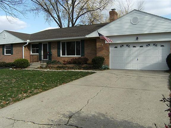 2nd image of 224 E Elmwood Dr