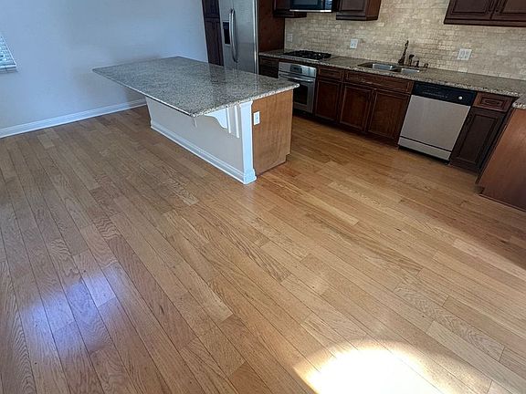 5th image of 23130 Sherman Pl Unit 504