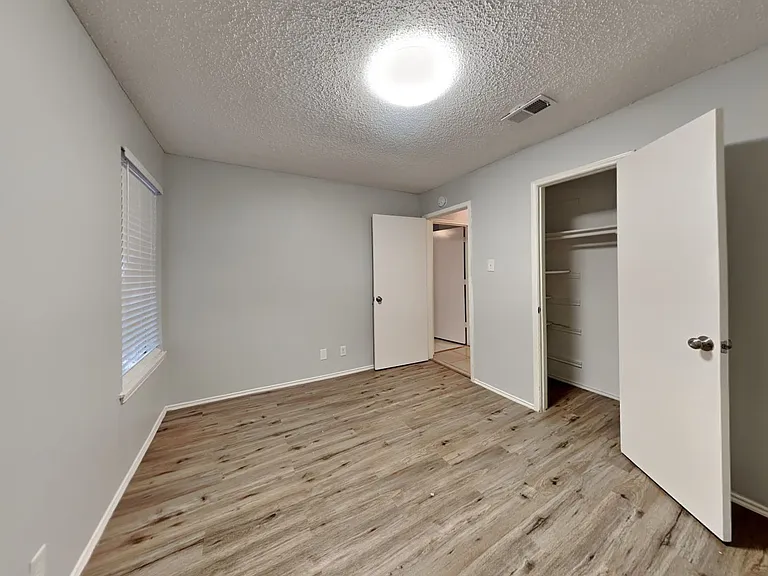 6204 Kelly Elliott Rd — Photo 9