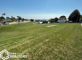 215 High St, Brooklyn, IA 52211