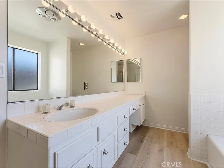 1567 Westholme Ave #4A — Photo 8