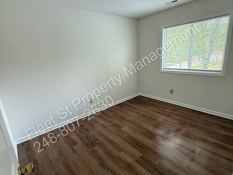 421 Longview St #C — Photo 7