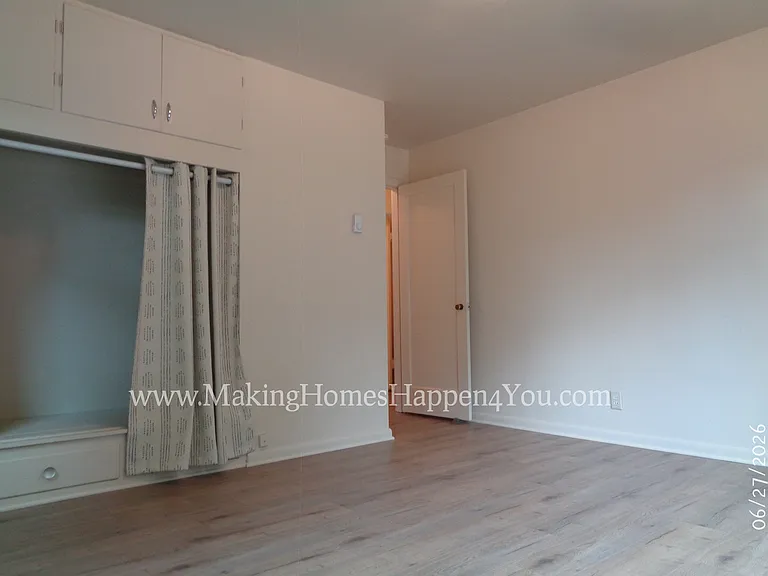 1945 23rd St NE — Photo 36