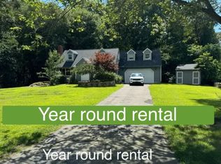 7 Chadwick Dr, Old Lyme, CT 06371