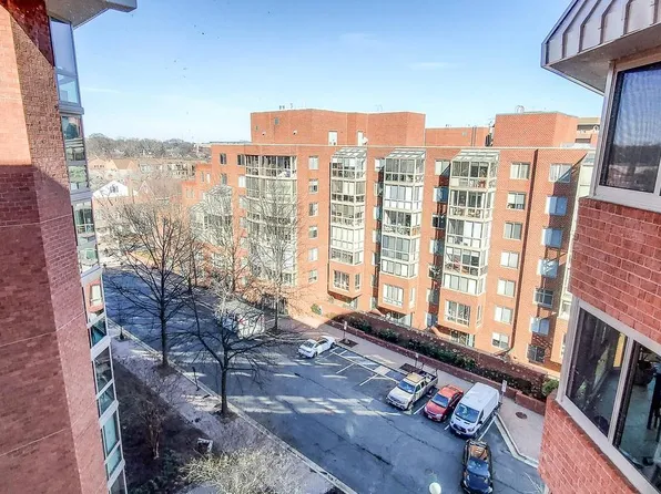 1001 N Vermont St APT 811, Arlington, VA 22201