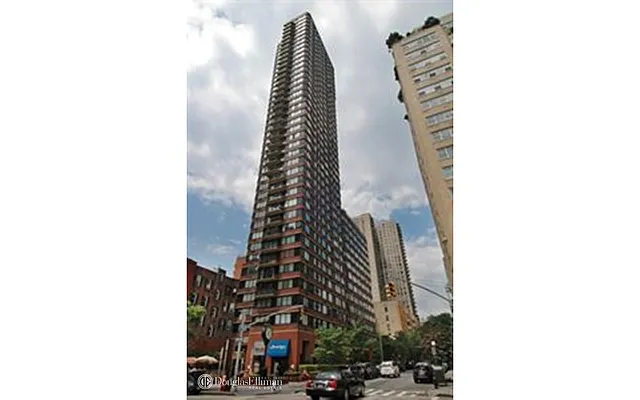 Rented by Douglas Elliman | media 14