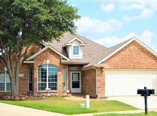 8103 Yucatan Ct, Arlington, TX 76002