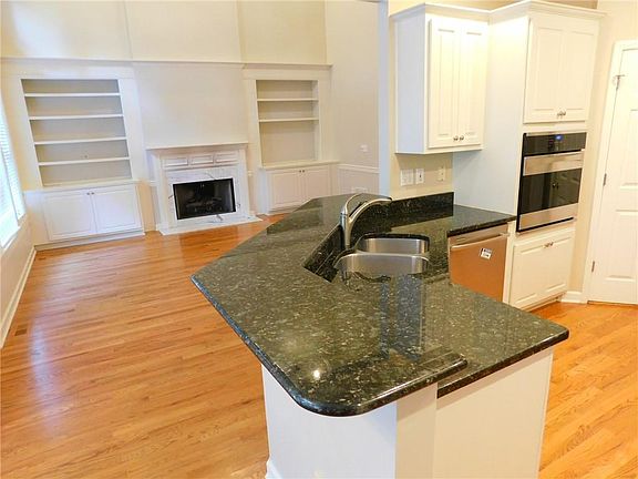 5th image of 1970 Tristan Dr SE