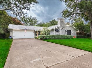 1202 Farnham Ct E, Irving, TX 75062