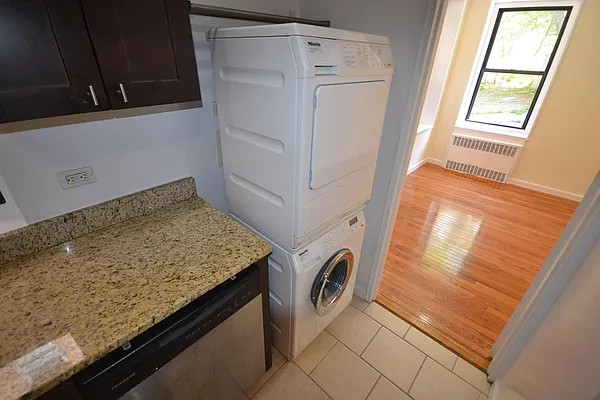 Rented by Silverstein Collection LLC  | media 28