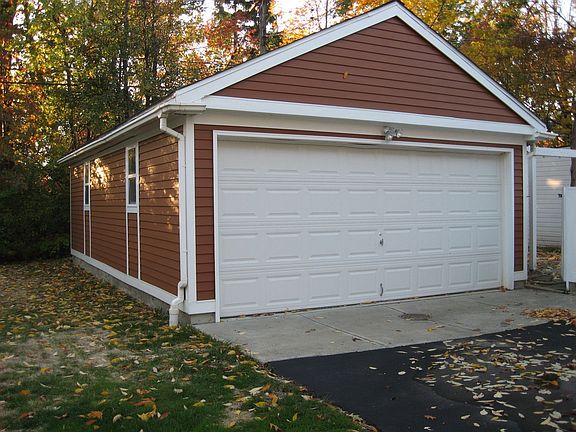 3 1/2 car garage