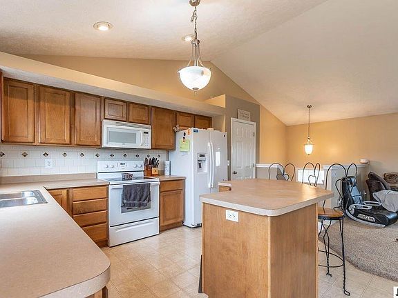 5th image of 4550 Sunset Dr