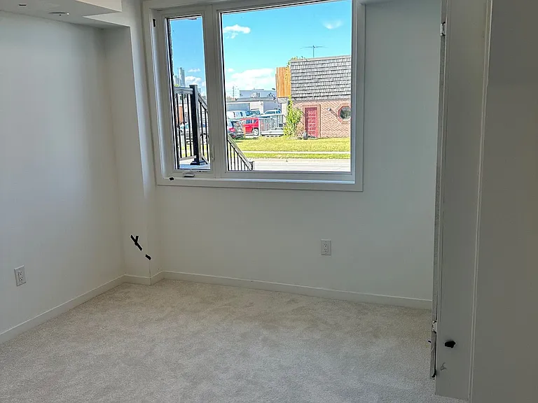 163 Hunt St N #101 — Photo 7