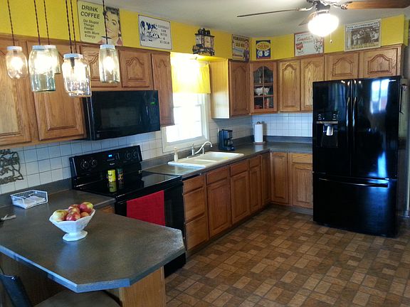 3rd image of 8216 S County Road 950 E