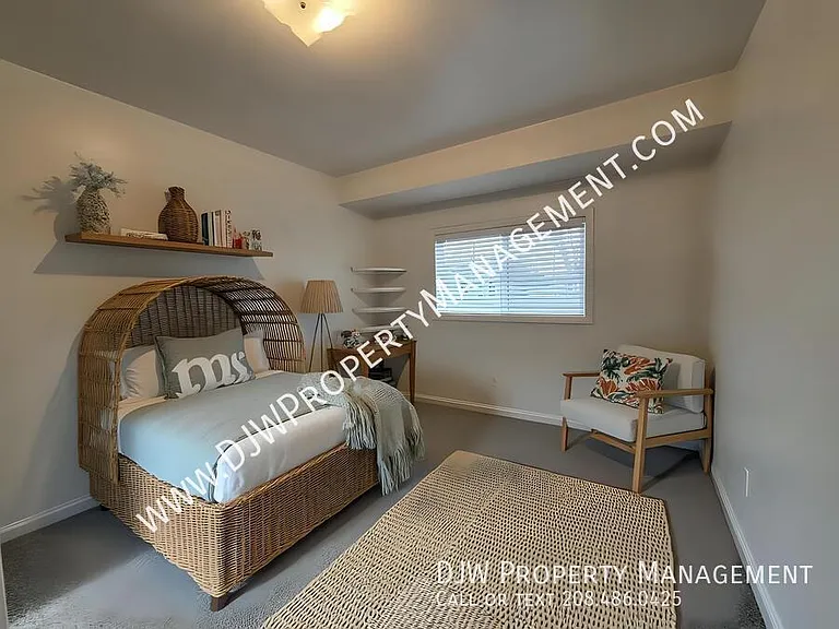 624 W Linden St — Photo 9