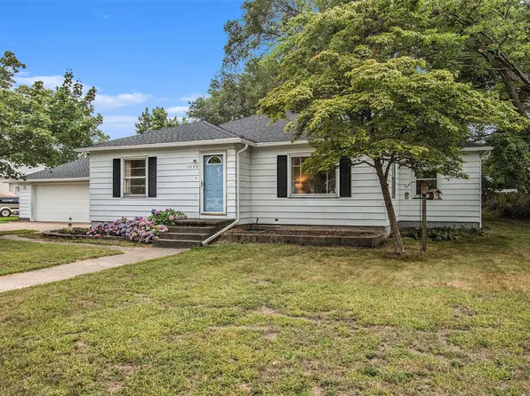 1524 Slayton Ave, Grand Haven, MI 49417