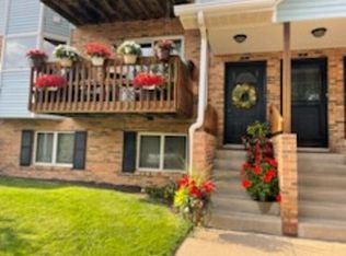 251 Pinewood Cir, Plymouth, MI 48170