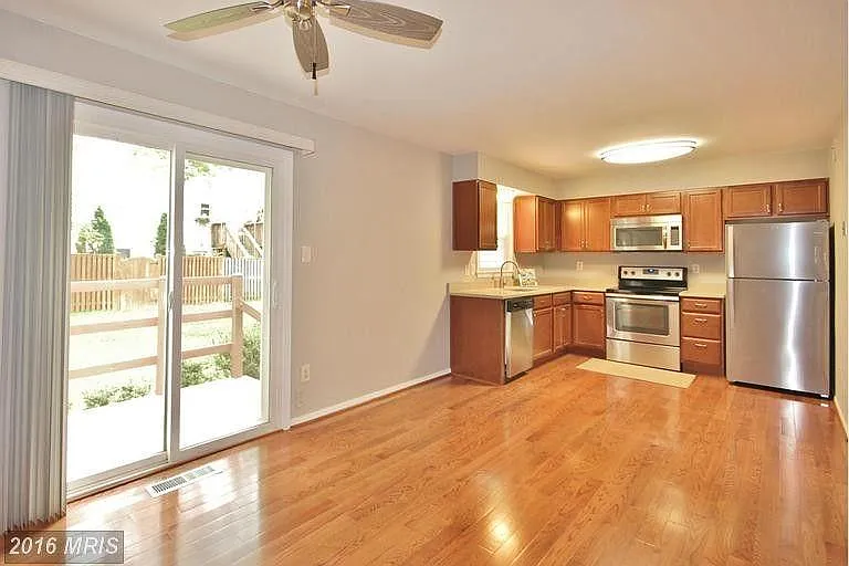 9917 Kingsbridge Dr — Photo 7