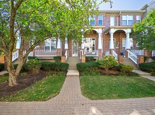 1112 Longwood Dr, Lisle, IL 60532