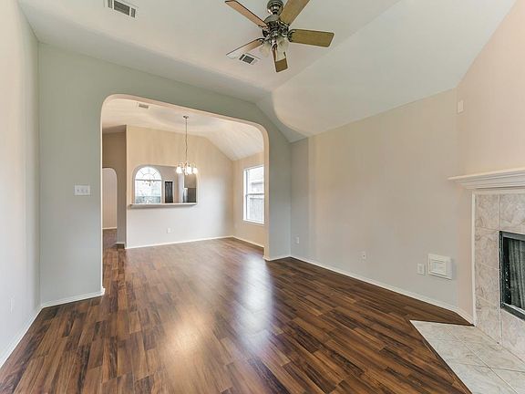 3rd image of 4011 E Lindbergh Ct
