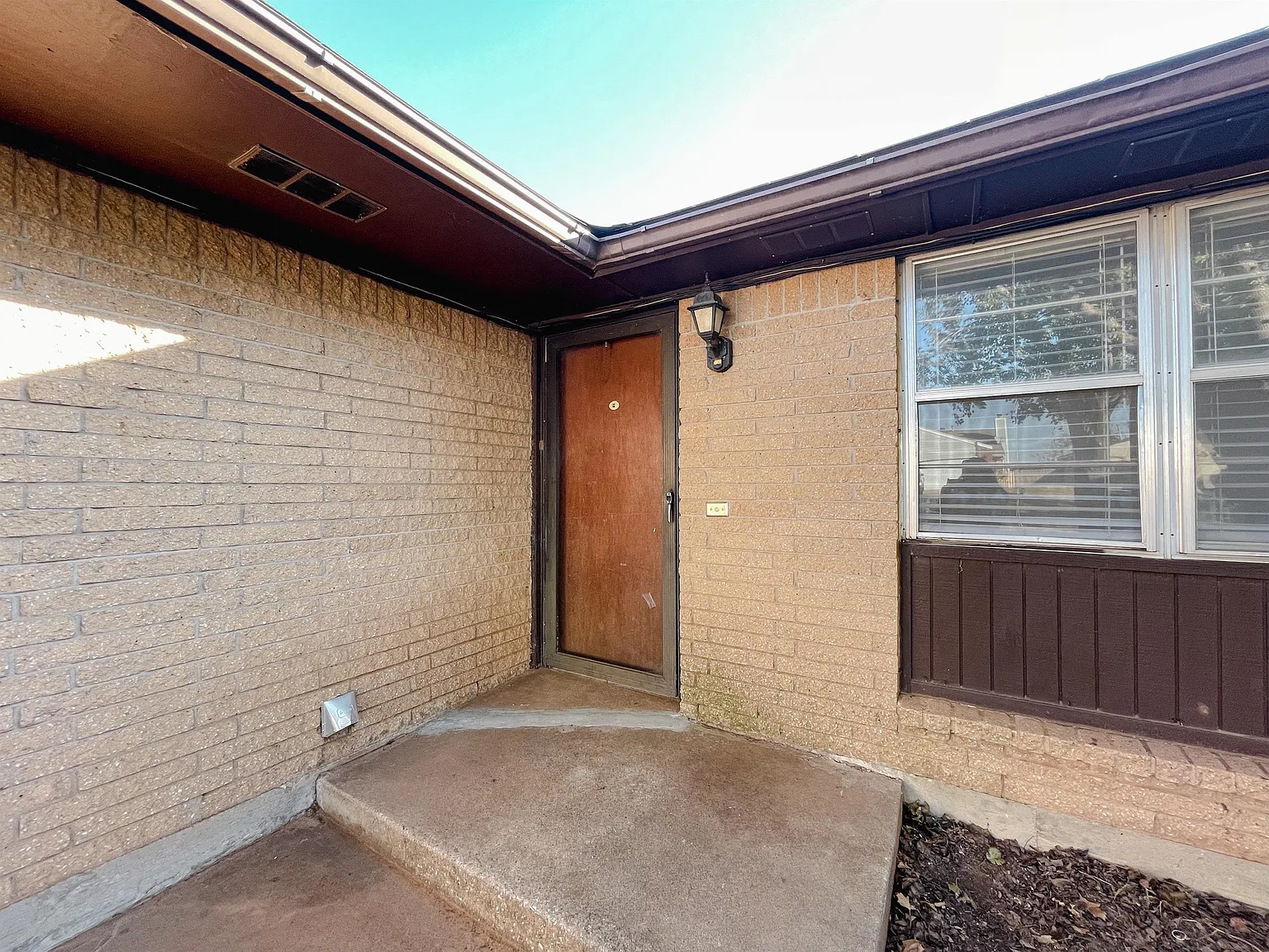 1006 Swan Lake Court - 1 — Photo 2