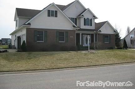 Lakeside Transitional home
						:
						Main Floor Master and Finished Basement