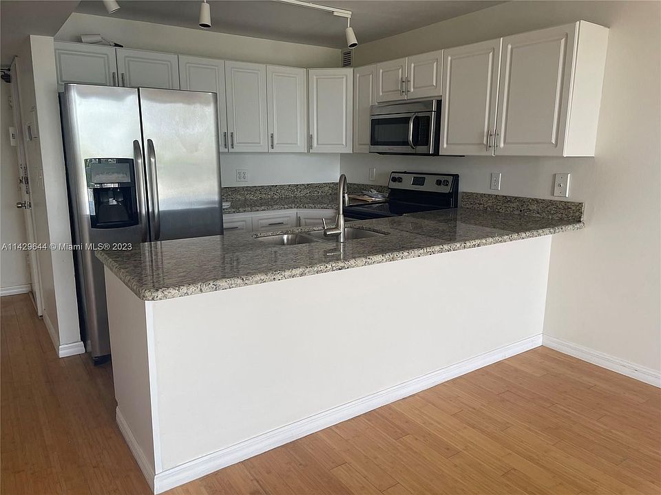 1st image of 401 Ocean Dr APT 601