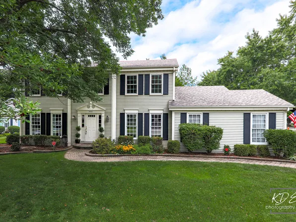 1423 Heatherton Dr, Naperville, IL 60563