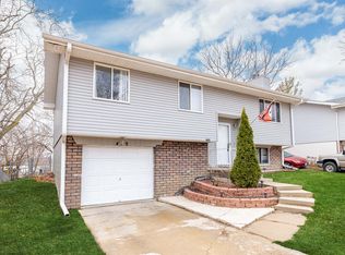 419 Bridger Rd, Lincoln, NE 68521